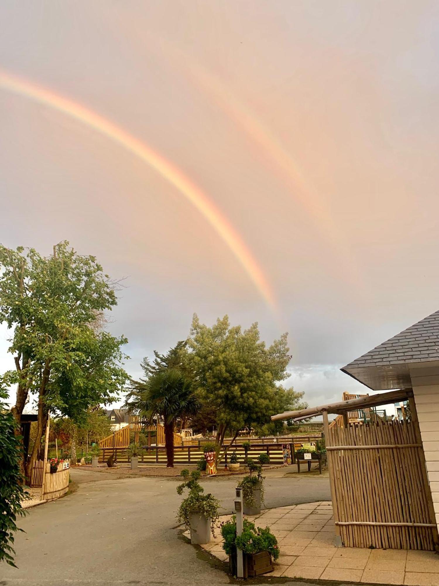 Camping Paradis Le Moulin Des Oies Belz Exterior foto
